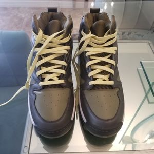 L.A GEAR LIGHT UP SNEAKERS